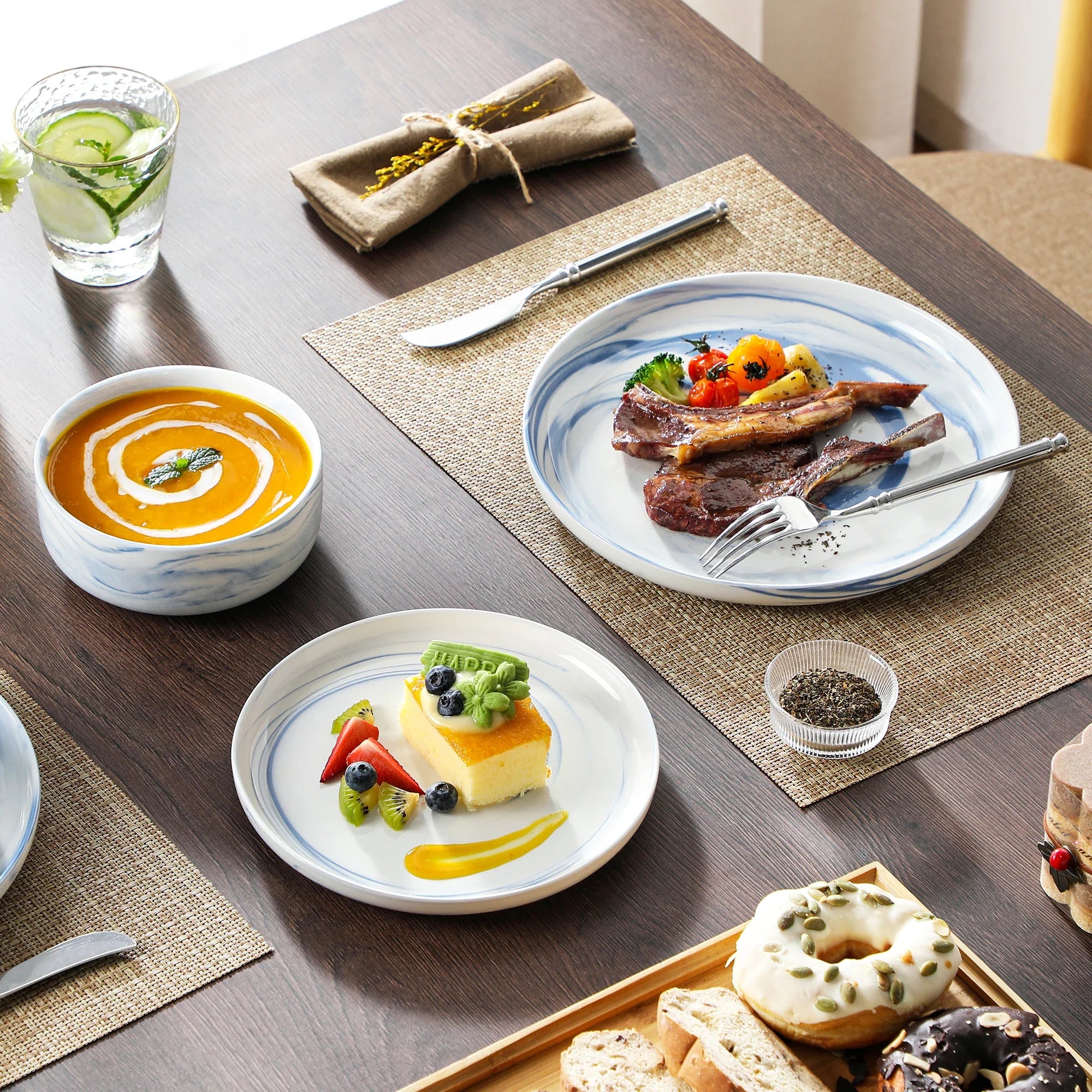 MALACASA Luna series 18-Piece Ceramic Porcelain Dinnerware Set with 6 Pcs Dinner/Dessert Plates,Bowl Tableware Set Service for 6