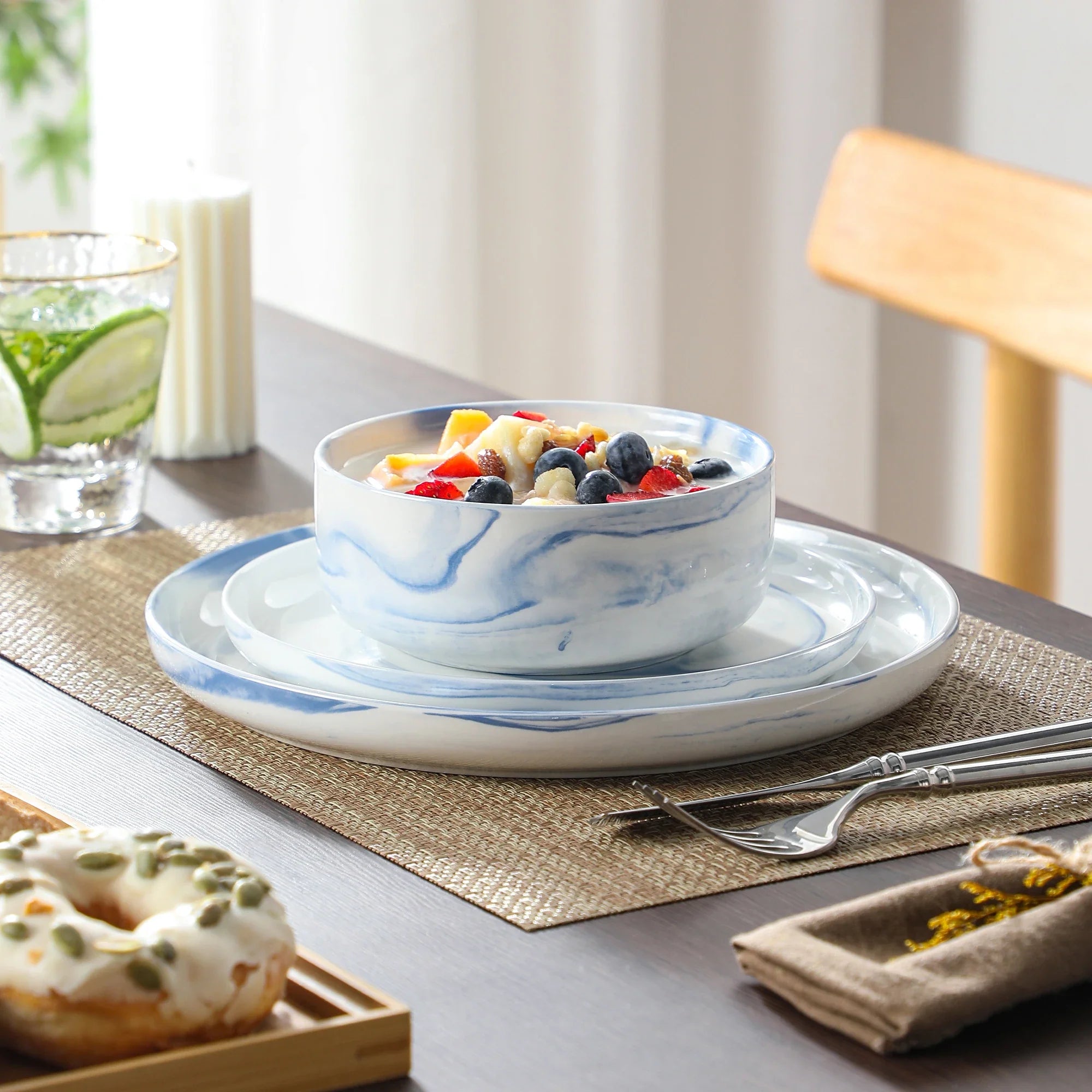 MALACASA Luna series 18-Piece Ceramic Porcelain Dinnerware Set with 6 Pcs Dinner/Dessert Plates,Bowl Tableware Set Service for 6