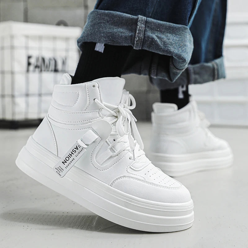 High-top classic casual sports shoes with durable soles and soft uppers, blending classic and fashionable styles. Ideal for hiki