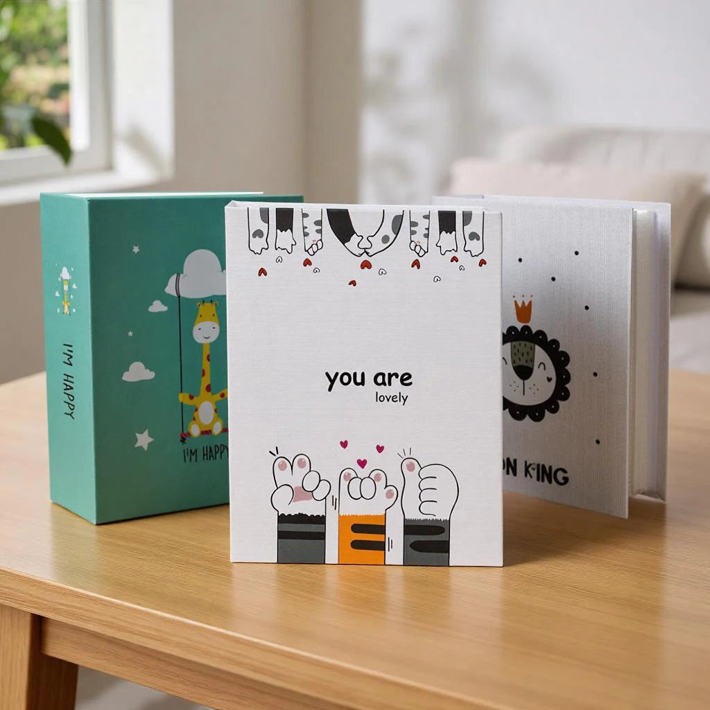 The Cartoon Cover Album Is Exquisite. It Can Hold 100 6-inch Photos And Is Suitable For Family Memory Storage And Collection