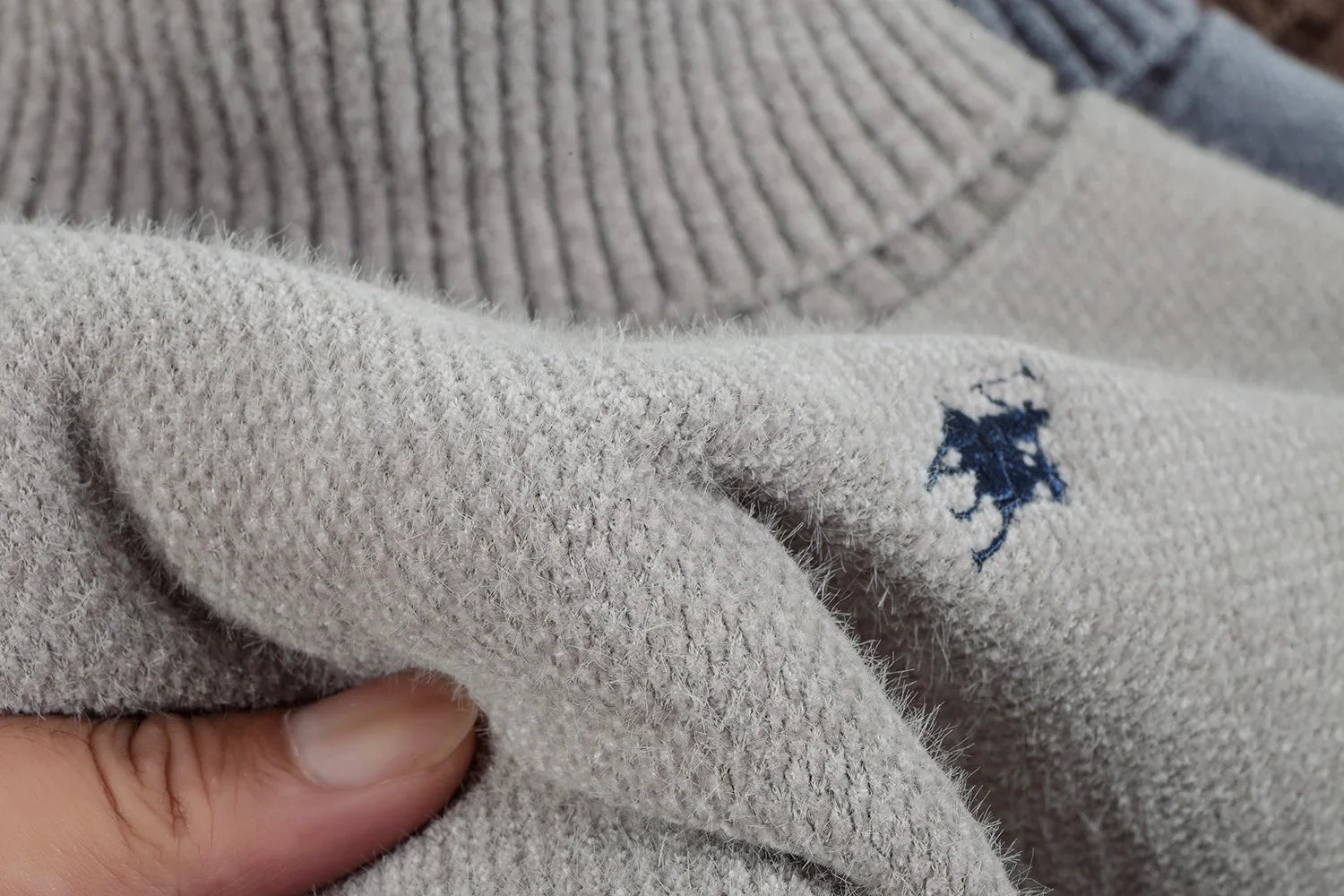 Designer Luxury Brand Men's Knit Pullover Pony Embroidered Sweater Winter British Business Fashion Trend Plush Thicken Menswear