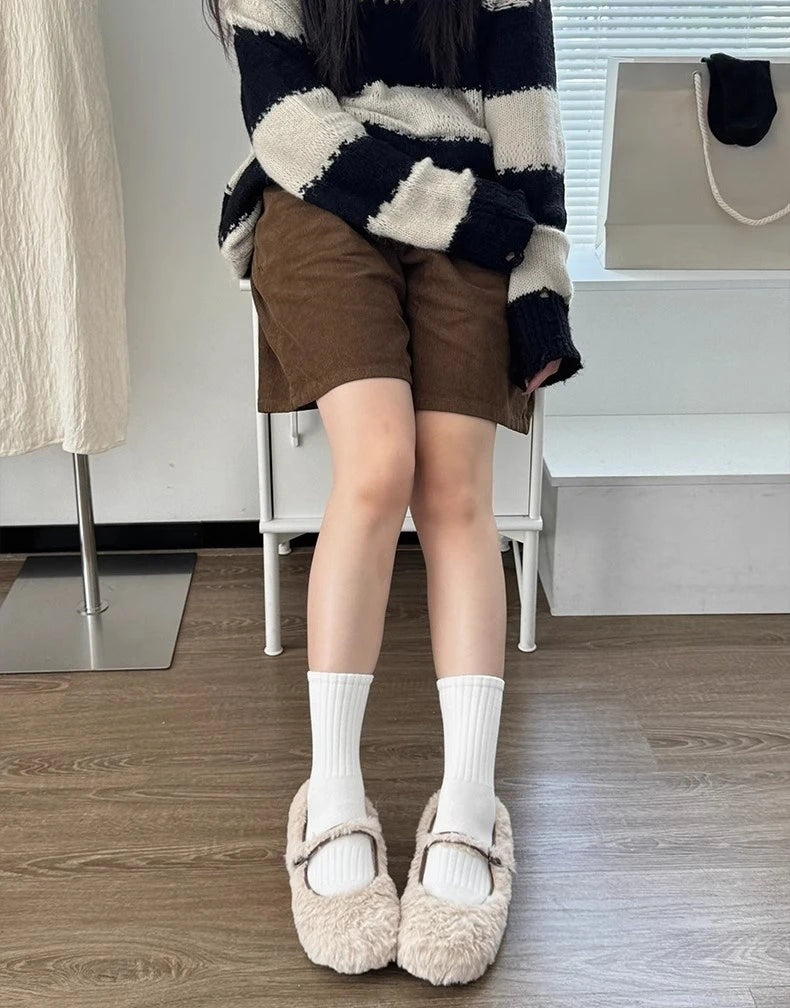 8/4 Pairs of Fashionable Classic Women's Mid-Calf Socks, Black and White Sports Socks, Suitable for Both Men and Women, Large Size Women's Socks: Size 36-43, Soft and Breathable for Spring, Summer, and Autumn, Simple Style, S