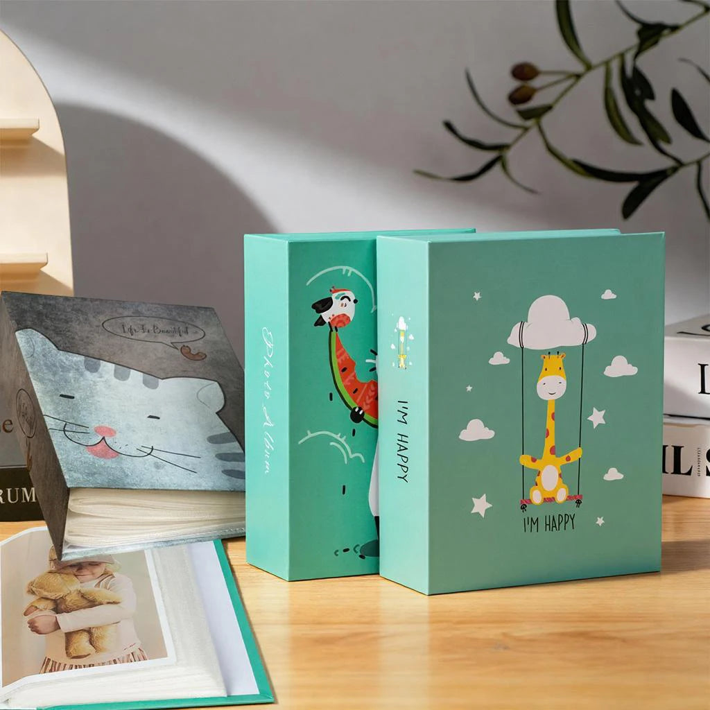 The Cartoon Cover Album Is Exquisite. It Can Hold 100 6-inch Photos And Is Suitable For Family Memory Storage And Collection