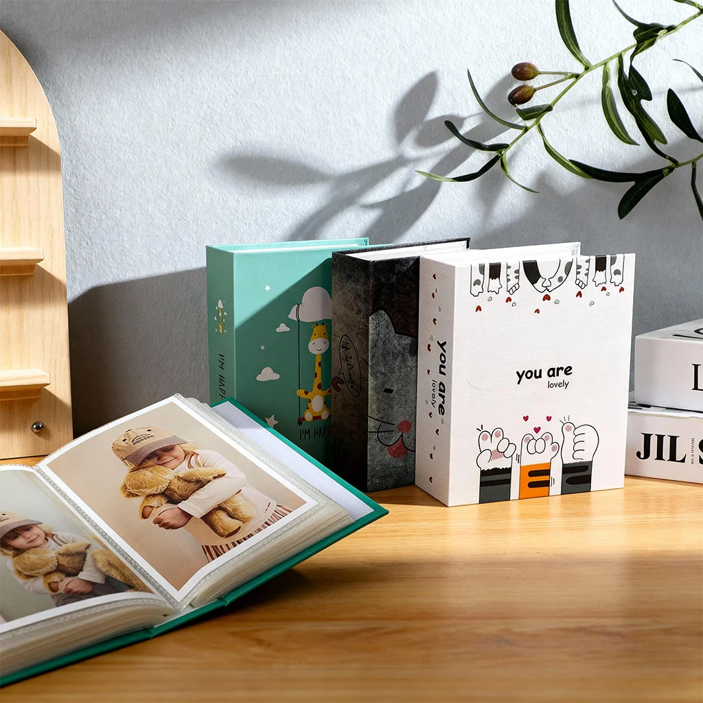 The Cartoon Cover Album Is Exquisite. It Can Hold 100 6-inch Photos And Is Suitable For Family Memory Storage And Collection