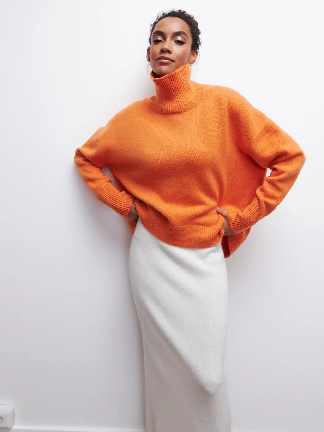 Original Light Luxury O-neck Knit Sweater Autumn and Winter Women's Elegant Loose Mock Neck Solid Color Warm Outerwear Sweater