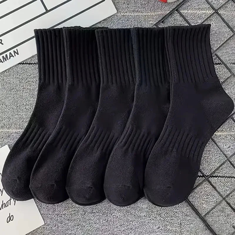 8/4 Pairs of Fashionable Classic Women's Mid-Calf Socks, Black and White Sports Socks, Suitable for Both Men and Women, Large Size Women's Socks: Size 36-43, Soft and Breathable for Spring, Summer, and Autumn, Simple Style, S
