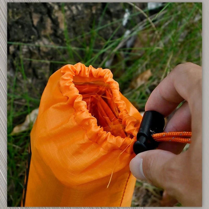 〔E〕Outdoor Insulated Emergency Tent Waterproof Emergency Life Saving Insulated Tent Includes Life Whistle Ripstop TentPouch