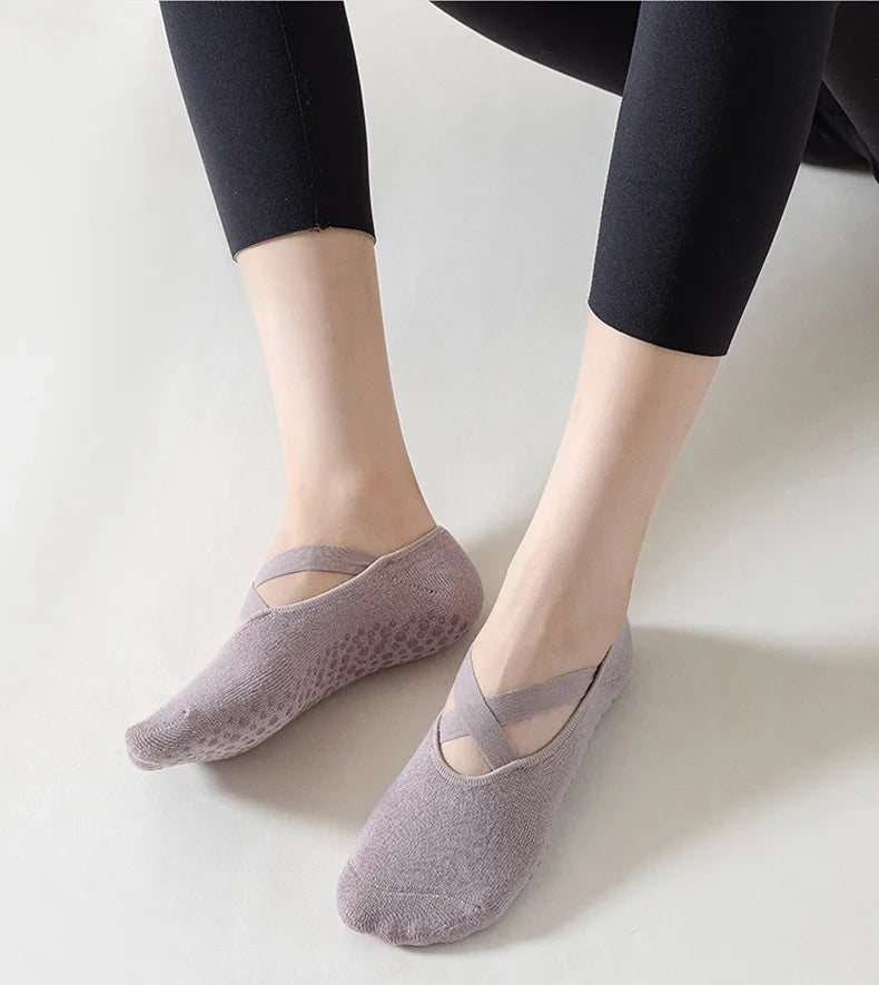 1-5 Pairs of Women's Non-Slip Yoga Socks for Dance Pilates Gym Breathable Cotton No-Show Socks with Silicone Grip Indoor Workout