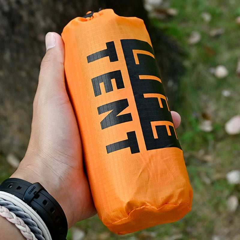 〔E〕Outdoor Insulated Emergency Tent Waterproof Emergency Life Saving Insulated Tent Includes Life Whistle Ripstop TentPouch