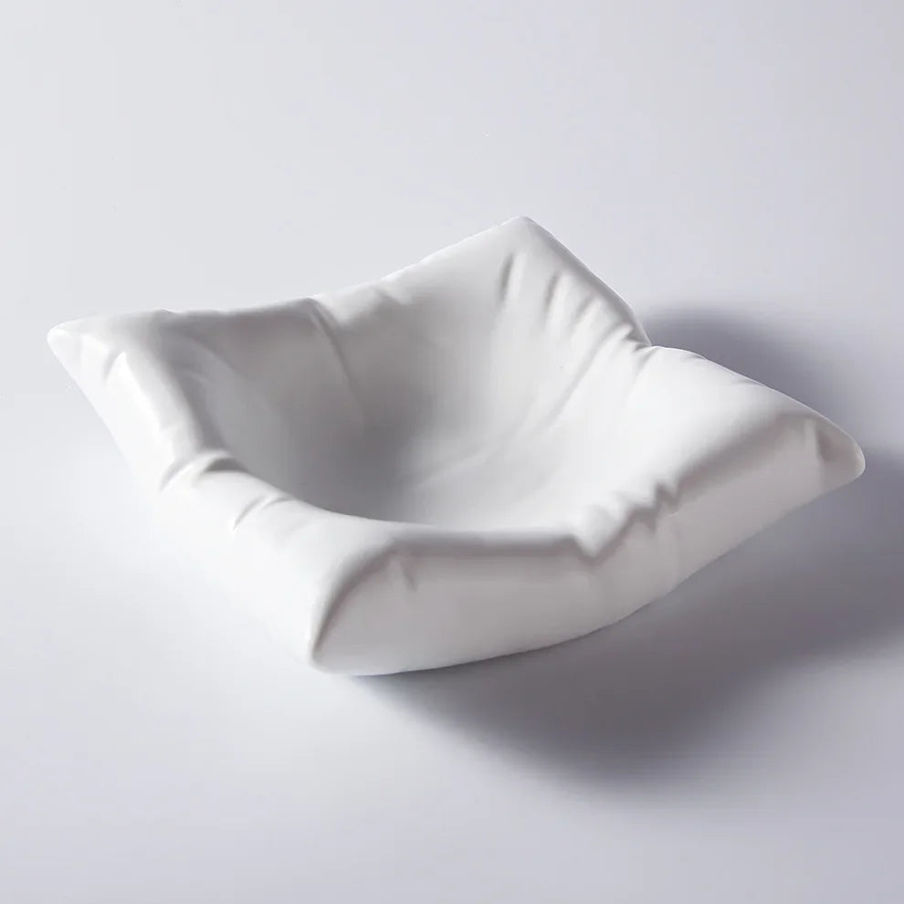 New products, pillows, plates, INS creative white high-end hotel square plate, ceramic cold dish, artistic conception tableware
