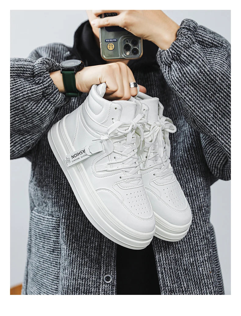 High-top classic casual sports shoes with durable soles and soft uppers, blending classic and fashionable styles. Ideal for hiki