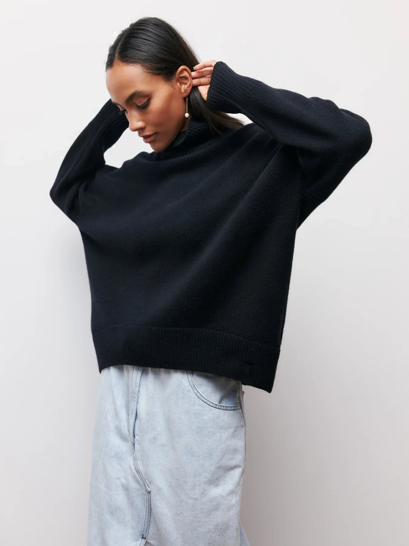 Original Light Luxury O-neck Knit Sweater Autumn and Winter Women's Elegant Loose Mock Neck Solid Color Warm Outerwear Sweater