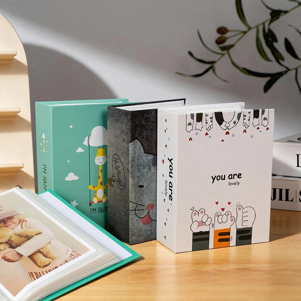 The Cartoon Cover Album Is Exquisite. It Can Hold 100 6-inch Photos And Is Suitable For Family Memory Storage And Collection